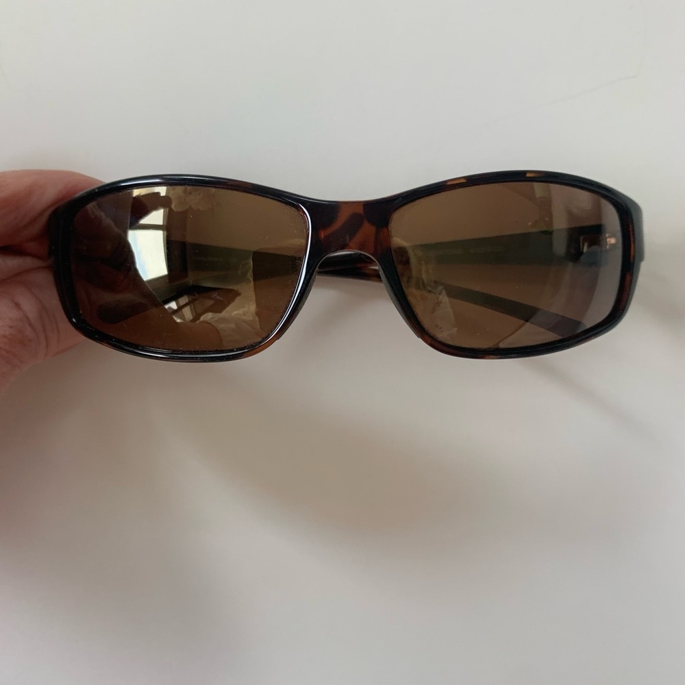 Tommy Bahama Stylish Tortoise Shell Sunglasses - image 1